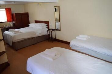 مبيت وإفطار Oak House