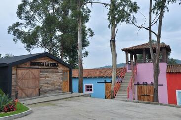 هتل La Perla Finca