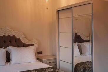 ホテル ömer çakiroğlu Konağı