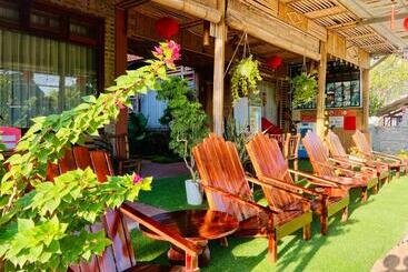 هتل Mountain Fields Homesaty