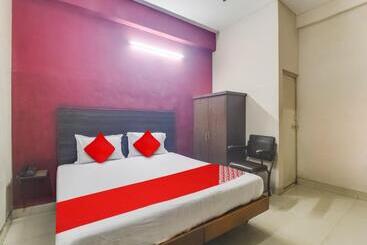 هتل O Bharat Lodge