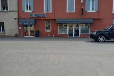 בית מלון כפרי Sas O Regal