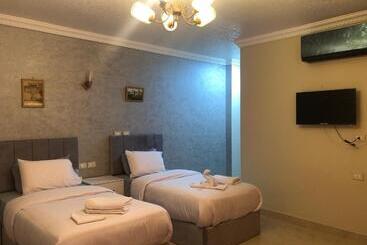 فندق The Gem View