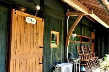 Pensão Hostel+cafe たね