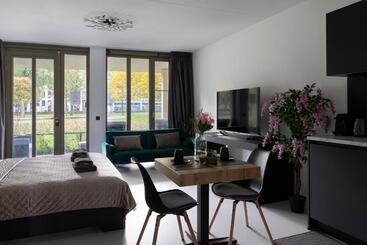 펜션 Luxury Room With King Size Bed