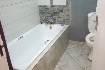 פנסיון Savet Lodge