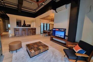 هتل آپارتمان Vaux Park Street   A Collection Of 8 Luxury Lofts