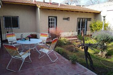 تختخواب و صبحانه Miriam`s Place