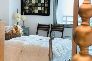 هتل Azure Staycation By Jane