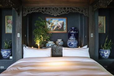 Hotel Nuuk Taal Lake