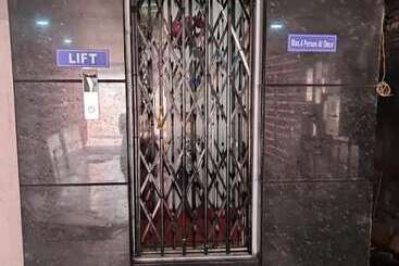 فندق Iroomz City Lite Lodge