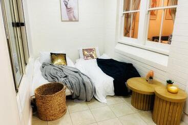 פנסיון Lurline Lodge