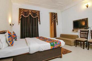 בית מלון כפרי 4 You   With Open Rooftop Cafe