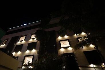 ホテル Goodland Elegance