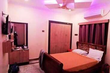 Hotel Sree Kumaran Residence