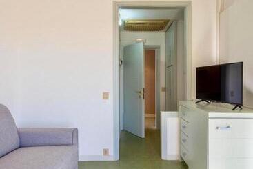 Isa Residence With Swimming Pool In Marina Di Cecina Only 700 Meters From The Sea, Studio Apartments