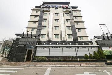 מוטל Cheongju Ochang Memory Stay