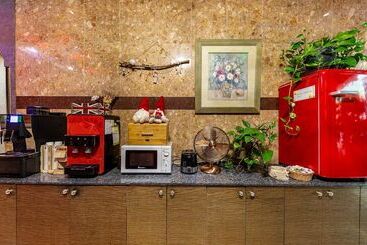 מוטל Gwangju Geumho World