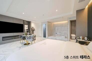 מוטל Yangpyeong Riverion