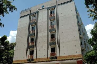 הוסטל Dparagon Menteng