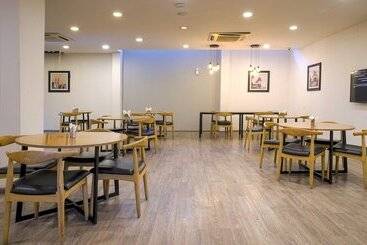 Bed and Breakfast Enkay Residency Sector 15