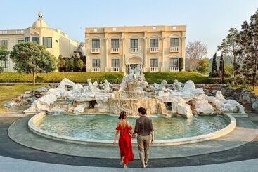 בית מלון כפרי Jupiter Trevi Resort And Spa