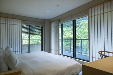 Отель Moksa Rebirth