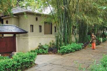 酒店 One Myanmar Resort Inle