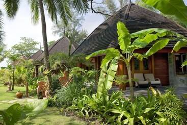 هتل One Myanmar Resort Ngapali