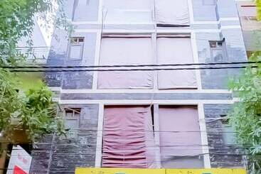 호텔 Roomshala 005 Tom & Jerry