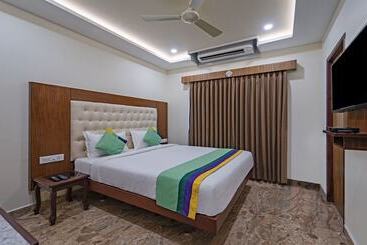 בית מלון כפרי Treebo Aaravi Residency, 800 Mtrs From Promenade Beach