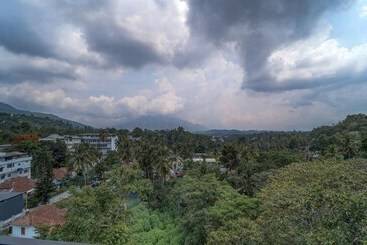 호텔 Treebo Regalia Inn Civil Station