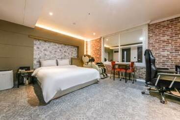 汽车旅馆  Daejeon Yuseong K7 Pctel