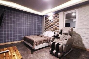 מוטל Gumi Indong Nine