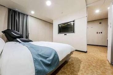 Motel Seosan November