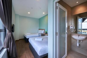 Zone Hotels, Eco Grandeur