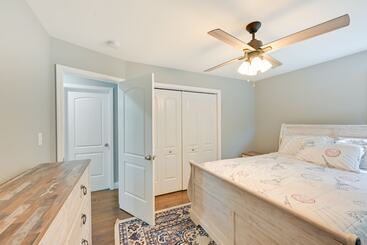 קוטג'' Hampton Bays Retreat: Walk To Squires Beach!