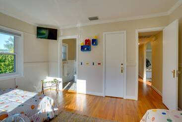 بيت ريفى Lakefront Winter Haven Retreat: Hot Tub & Patio!