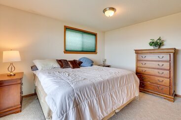 بيت ريفى Oceanfront Port Angeles Home W/ Mountain View!