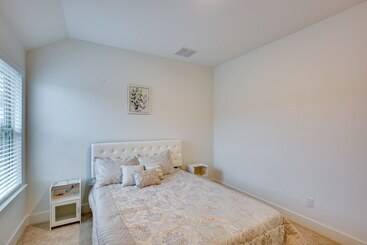 茅舍 Pet Friendly Fate Home W/ Yard & Fireplace!