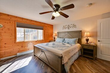 Pet Friendly Strawberry Cottage W/ Patio & Yard!