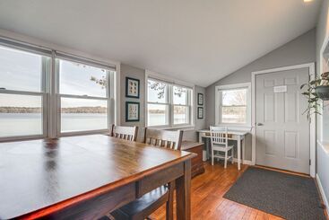 Quiet Plymouth Cottage On Great South Pond!