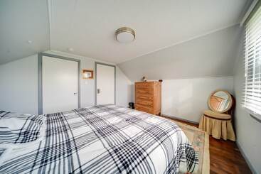 קוטג'' Quaint Ripley Retreat   5 Mi To Ripley Beach!