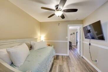 کلبه Riverfront Arkansas Abode   Furnished Deck & Grill