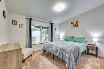 بيت ريفى Secluded Port Angeles Home W/ Deck & Gas Grill!