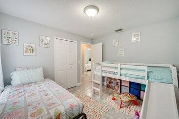 별장 Spacious Kissimmee Family Home W/ Pool & Patio!