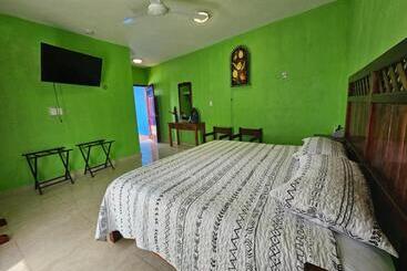 تختخواب و صبحانه Casa Xu´unan