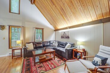 קוטג'' Deck, Fire Pit, & Grill: Beech Mountain Chalet