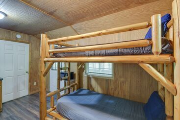 بيت ريفى Briceville Cabin W/ River Access & Mountain Views!