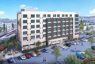 Cambria Hotel Burbank Airport